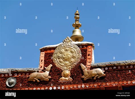 Symbole De La Roue Du Dharma à Likir Gompa Monastère Bouddhiste Au