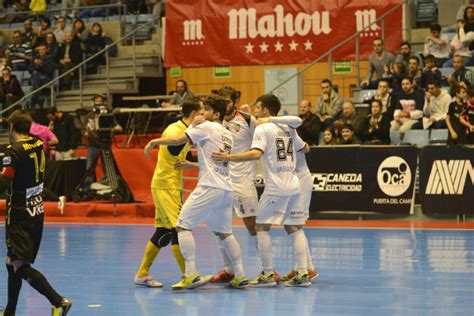 Santiago Futsal Supera A O Parrulo En Un Atractivo Derbi Galego La