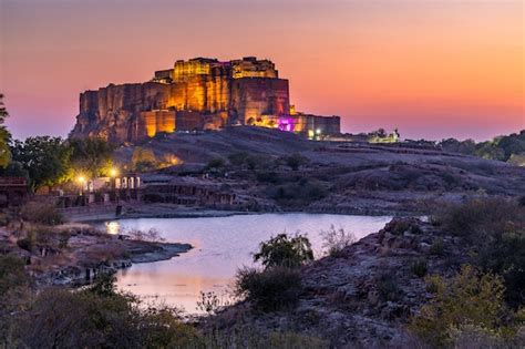 Premium Photo The Jaswant Thada And Mehrangarh Fort In Background At