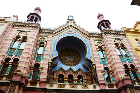 All the Synagogues in Prague – Gold Colored Fox