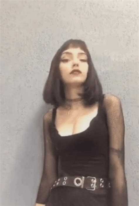 What The Name If This Hot Goth Girl 3 Replies 1027236