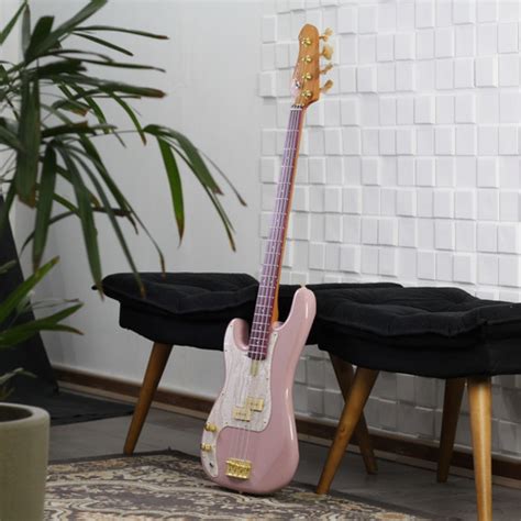 Baixo Canhoto Cordas Studebaker Cruiser Shell Pink Montrealmusicshop