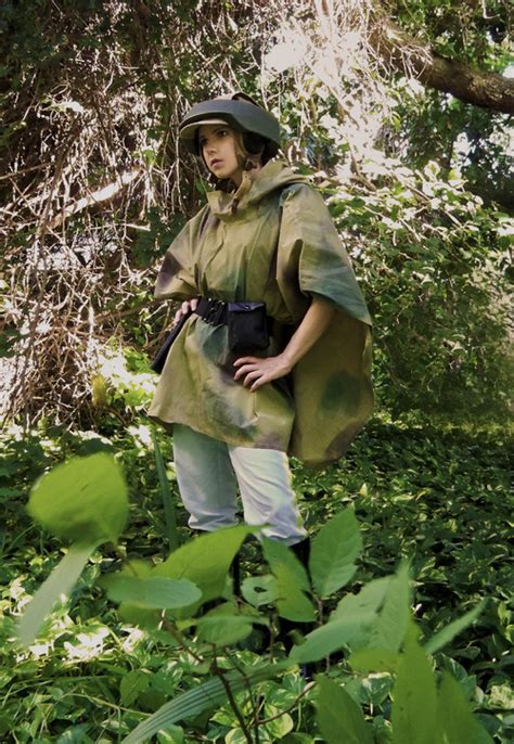 STAR WARS Endor Princess Leia Cosplay — GeekTyrant