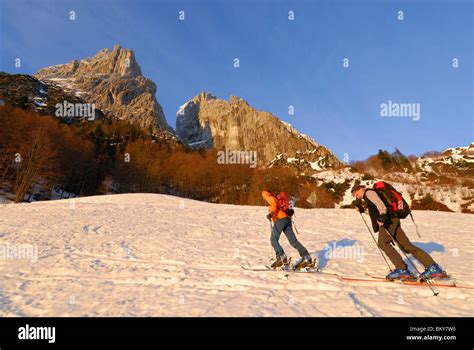 Two backcountry skiers ascending, Griesner Kar, Wilder Kaiser, Kaiser ...