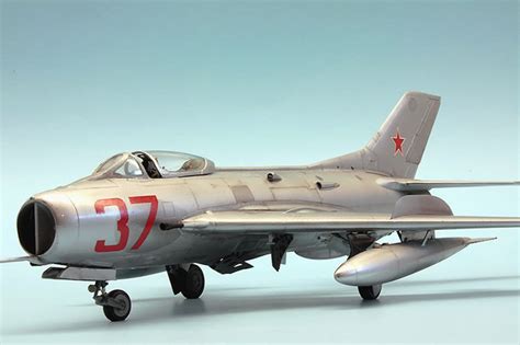 Trumpeter 148 Scale Mig 19s Farmer C By Roland Sachsenhofer