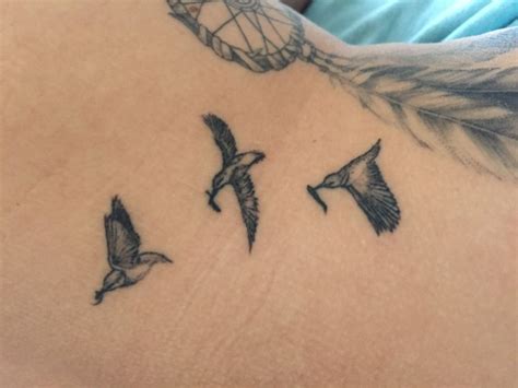 52 Vogel Tattoo Ideen für erste oder nächste Tätowierung