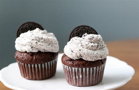 The Couture Life {recipe} Chocolate Cupcakes With Oreo Frosting