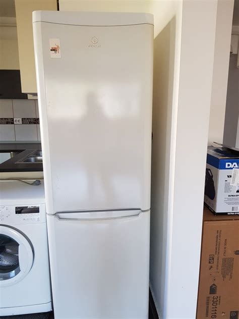 Frigider Indesit Cu Congelator Ilfov Baneasa OLX Ro