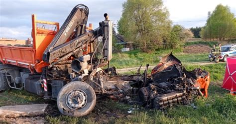 Śmiertelny wypadek na przejeździe kolejowym w Tryńczy entrio pl