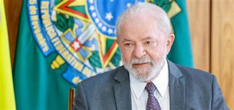 Lula diz que não é obrigação do MEC cuidar de escolas cívico militares