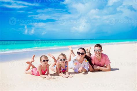 Family beach vacation at Caribbean 17755195 Stock Photo at Vecteezy