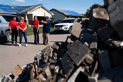 Photos Gov Kim Reynolds Tours Tornado Recovery In Greenfield Iowa