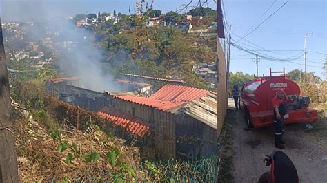 Atiende Cuerpo de Bomberos incendios de casa y automóvil en Cuernavaca