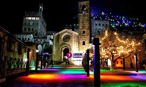 Itinerario Natalizio A Gubbio Monumenti Presepi E L Albero Di Natale