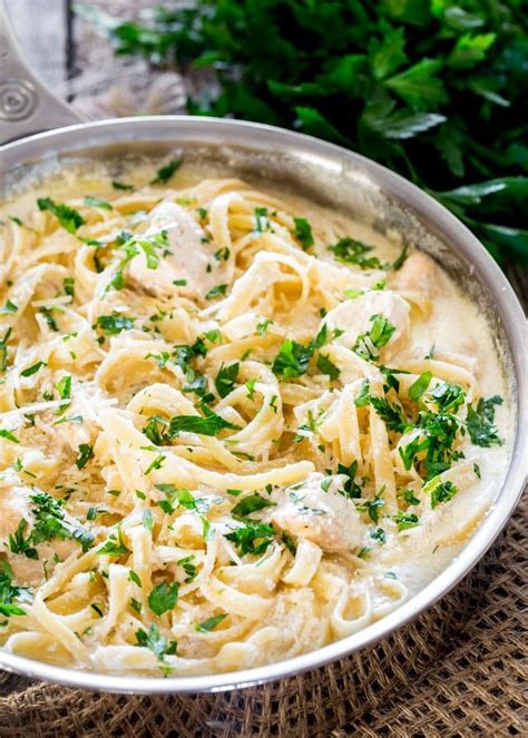 Easy Creamy Chicken Fettuccine Alfredo Recipe