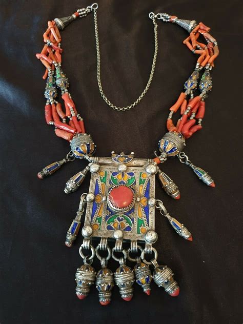 Collier berbère kabyle en argent émaillé et Corail Algérie Gioielli