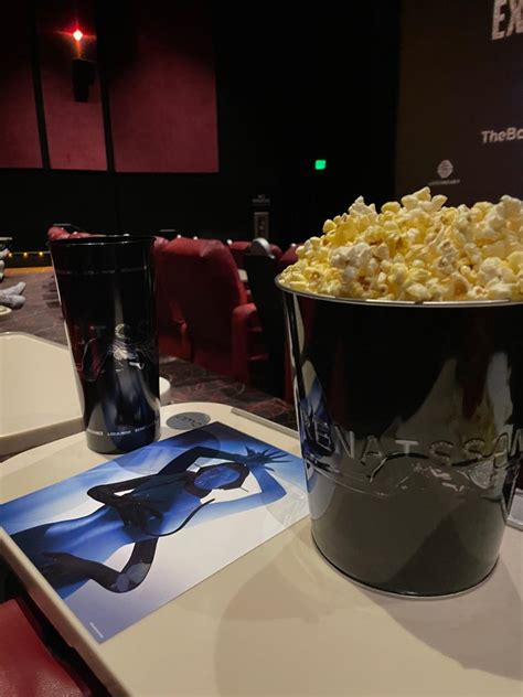 Do Those Beyoncé Popcorn Buckets Have Long Term Value A Memorabilia Expert Weighs In