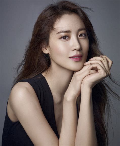 Claudia Kim