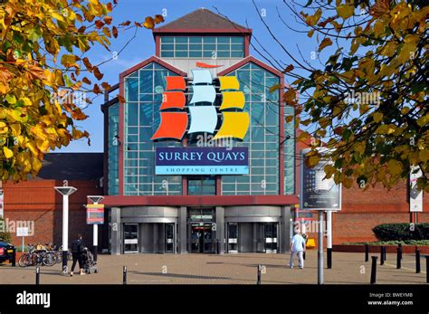 Surrey Quays shopping centre entrance Stock Photo: 32905835 - Alamy