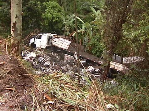 G Acidente Entre Carreta E Autom Vel Deixa Um Ferido Na Br No