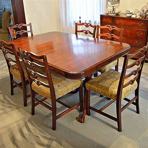 Vintage Chippendale Style Mahogany Dining Set | EBTH