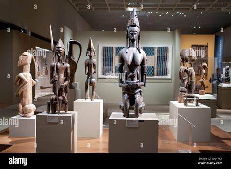 African art figures at the Metropolitan Museum of Art in New York City ...