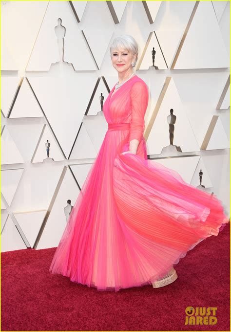 Helen Mirren Stuns In Flowing Pink Gown At Oscars 2019 Photo 4245199