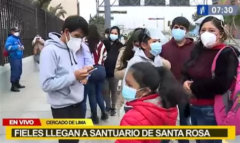 Fieles Llegan Al Santuario De Santa Rosa De Lima Para Dejar Sus Cartas