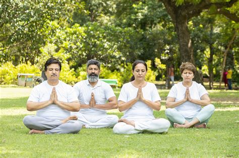 The Benefits Of Group Meditation Sessions For Seniors Article