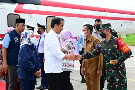 Foto Usai Kunjungan Kerja Di Provinsi Ntb Presiden Dan Ibu Iriana