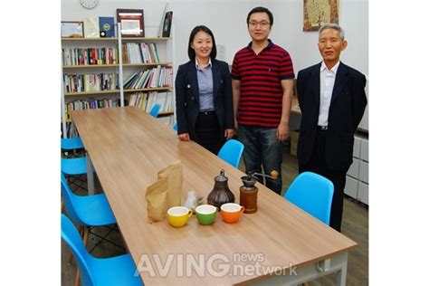 리바트 청년벤처기업에 사무가구 지원