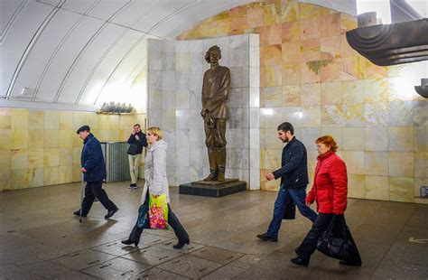 10 most interesting sculptures in the Moscow metro - Russia Beyond