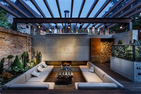 This Outdoor Lounge Area Is Like An Oasis In The City | CONTEMPORIST