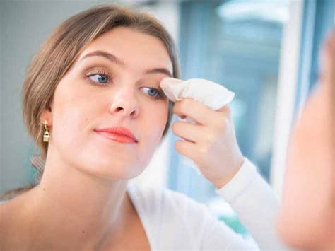 Essential Guidelines For Safe Eye Makeup Practices Insight Vision