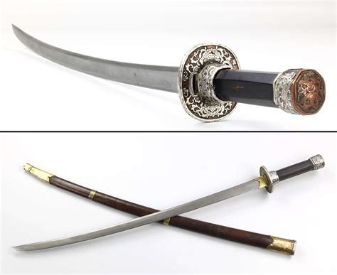 Vietnamese officer's saber with silver overlays and hilt made of horn