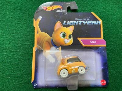 DISNEY PIXAR LIGHTYEAR Sox Hot Wheels Card Creased 4 34 PicClick UK