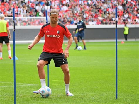 Fotos Neuzug Nge R Ckkehrer Schuster So Lief Der Trainingsauftakt