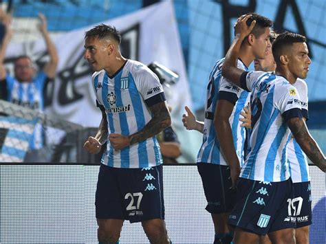 Racing goleó a Argentinos y logró su primer triunfo en el campeonato