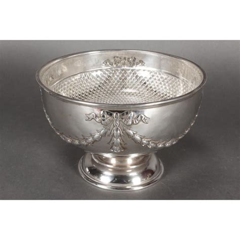 George V Sterling Silver Fruit Bowl With Wreath Decoration Bowls