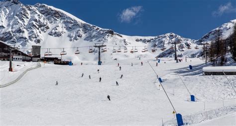 La neve per i piccoli i baby snow park più belli delle Alpi