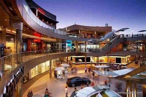 Best Malls in Southern California - Iconic Luxury Mall