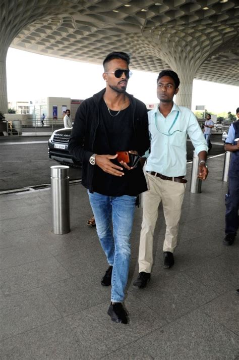 Hardik Pandya Seen At Airport