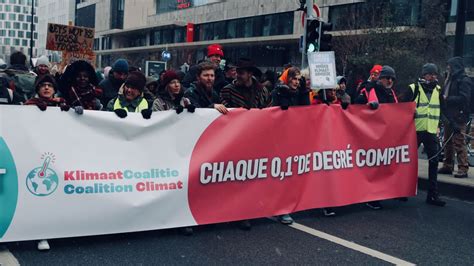 25 000 Citoyennes Dans Les Rues De Bruxelles Pour Des Mesures