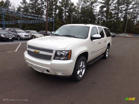 White Diamond Tricoat Chevrolet Suburban Ltz Photo