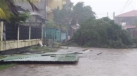 Hurac N Eta Azota La Costa De Nicaragua Con Fuertes Vientos Y Lluvias