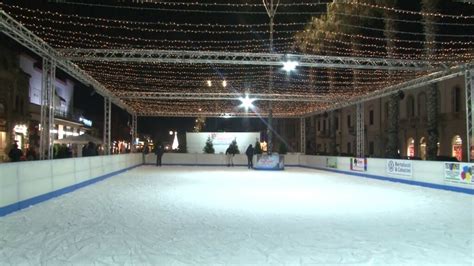 Viareggio On Ice Aperta La Pista Sul Ghiaccio In Passeggiata Noitv