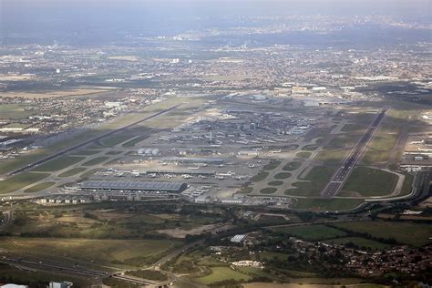 Heathrow Airport - Wikipedia