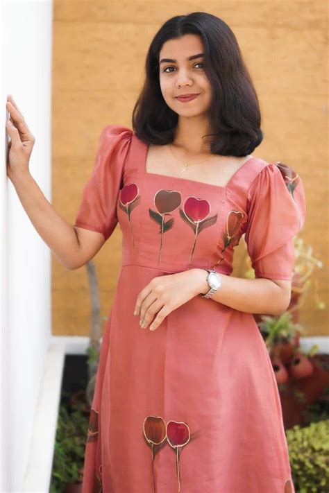 Pin By Sreejitha On Dress Simple Frock Design Simple Frocks Frock