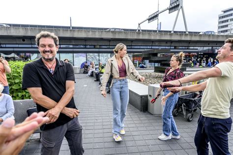 Hilarisch Loiza Lamers En Hugo Kennis Dansen Met B B S Walter En Joy