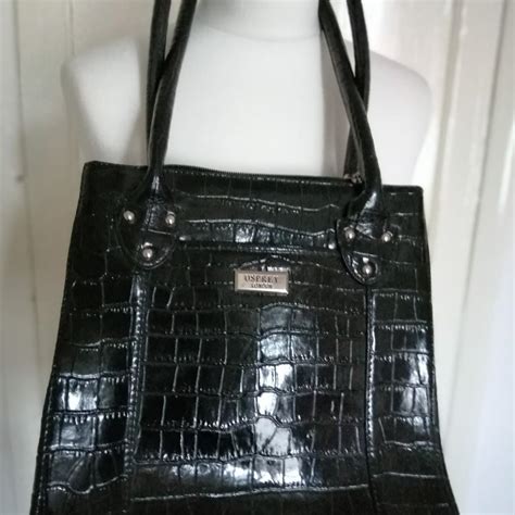 Osprey mock croc leather handbag. Front pocket, 2... - Depop